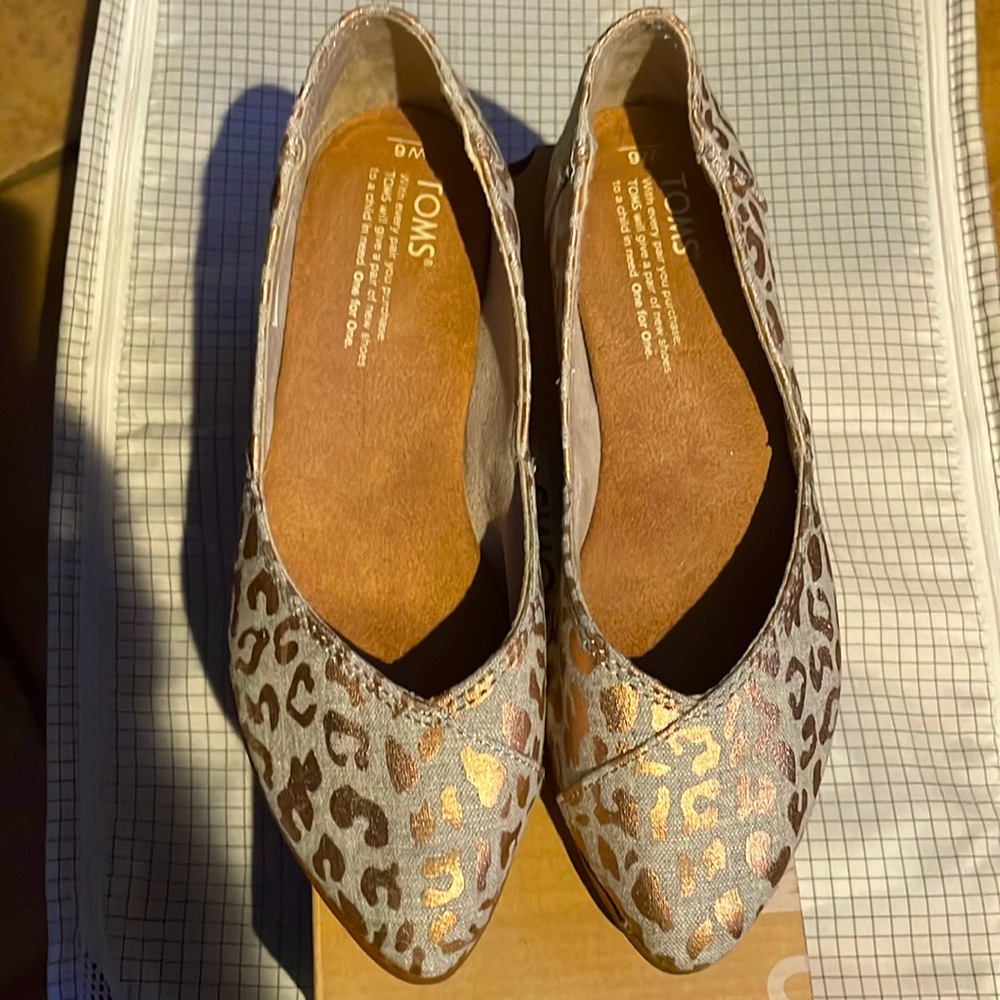 New w/o Tags Toms